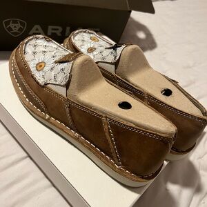 Brand new in box Ariat Cruisers